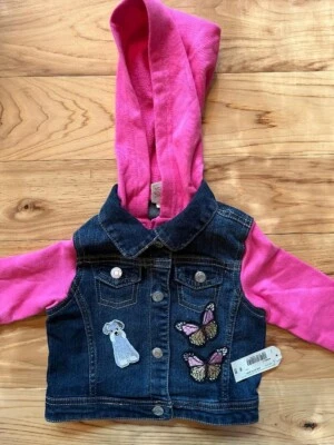 Chaqueta vaquera con capucha rosa Arizona Jean nueva con etiquetas, 18 meses, apliques de animales y mariposas Foto 1 de 2