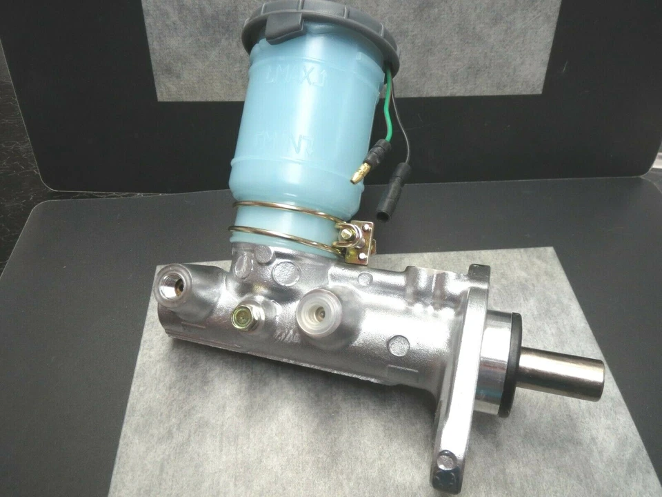 Cilindro maestro de freno para 86-89 Integra 88-89 Accord Hecho en Japón - ¡Envío rápido! Foto 1 de 4