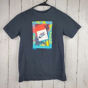 Nike Heatwave Men's Short Sleeve T-Shirt Size Medium Black Palm Tree Graphic Tee - Picture 1 of 7