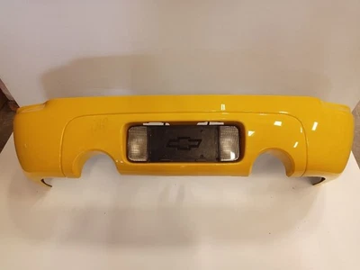 [423G YELLOW] Rear Bumper from 2005 Chevrolet SSR *SCRATCHES* 12003704 Foto 1 de 4