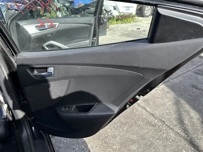VELOSTER  2015 Door Trim Panel Rear 1166982 Foto 1 de 4