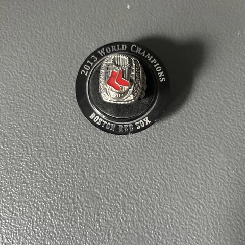 BOSTON RED SOX 2013 World Series CHAMPIONS Replica Ring Fenway Park Cover