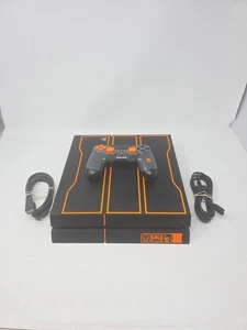Sony PlayStation 4 COD Black Ops 3 Edition Konsole mit Controller und Kabeln - Bild 1 von 16