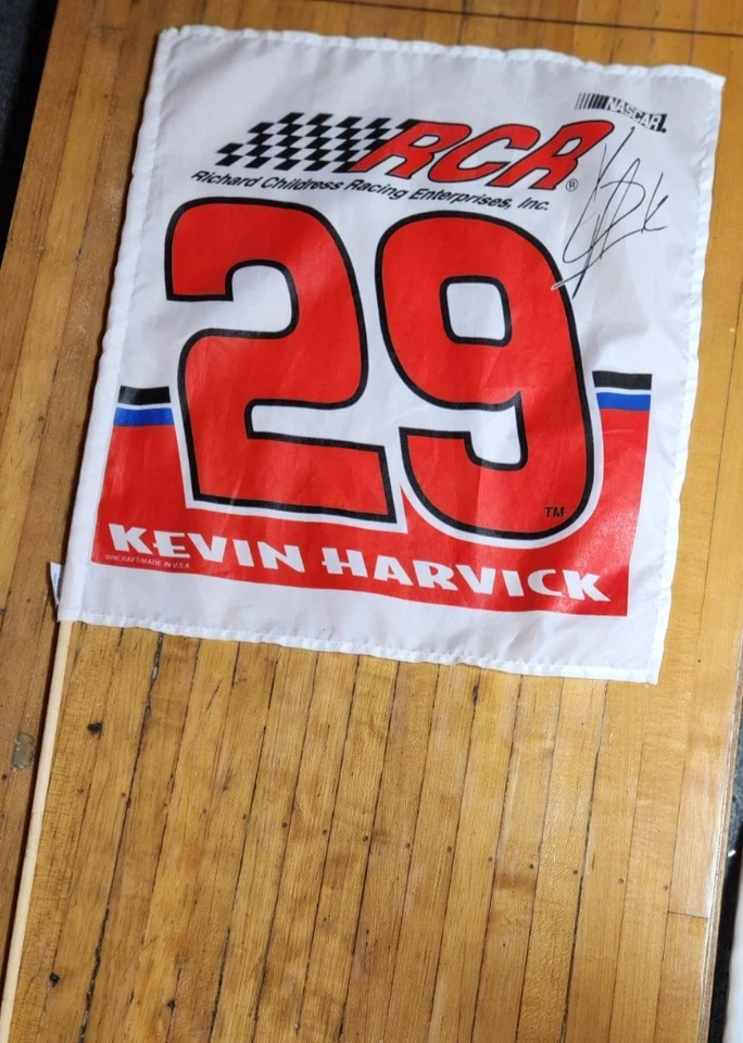 Bandera KEVIN HARVICK 19"X16" EN POSTE DE MADERA Foto 1 de 1