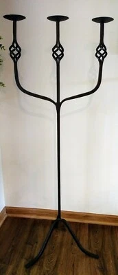 Candelabro grande de hierro forjado negro 55" 3 brazos/triple independiente Foto 1 de 4
