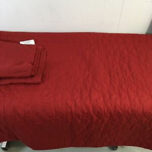Pillowfort Deep Red Twin Bed Quilt & Sham Reversible Excellent
