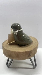 Figurina uccellino di pietra arte eschimese canadese vintage firmata etichetta originale - Foto 1 di 13