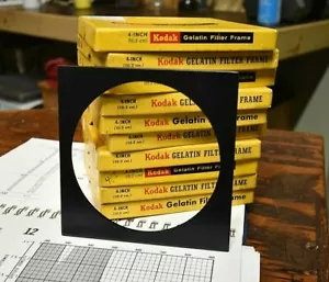 Wratten 100 mm 23A 25 47B 58 85B 96 0,40 0,60 4x4 in filtri telai metallici in scatola - Foto 1 di 1