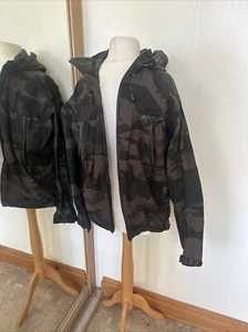 Bench Camo Jacket Uk M Zip Broken  - Picture 1 of 3