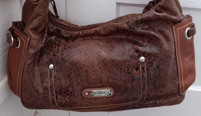 BOLSO DE ESTUDIO SHARIF MARRÓN CHOCOLATE 14" ANCHO IMITACIÓN PIEL DE SERPIENTE BOLSILLOS ADENTRO NUEVO Foto 1 de 4