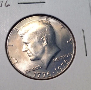 1976 Bicentennial Kennedy 50C Clad Half Dollar - Picture 1 of 2