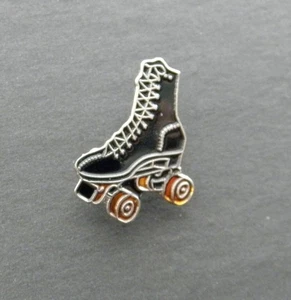 I LOVE ROLLSCHUHE SKATES SPORT ANSTECKNADEL ABZEICHEN 3/4 ZOLL - Bild 1 von 2