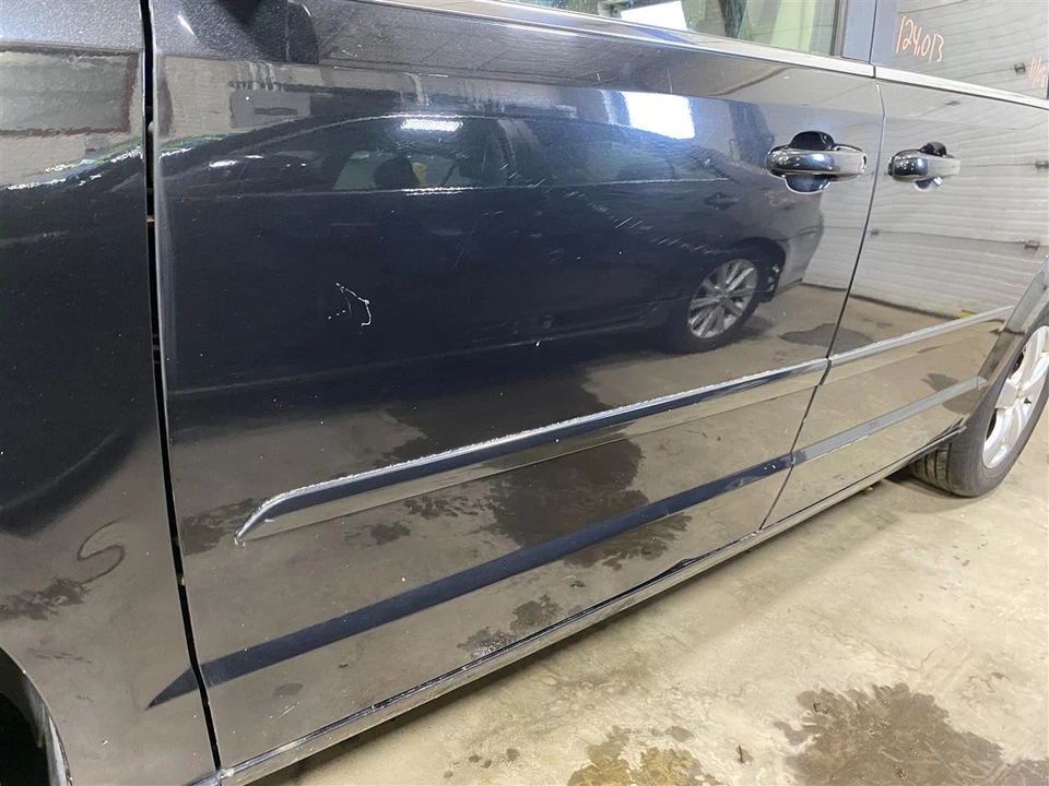 FRONT DOOR Volkswagen Routan 2009 09 2010 10 2011 11 2012 12 Left Gray 1413666 - Изображение 1 из 4