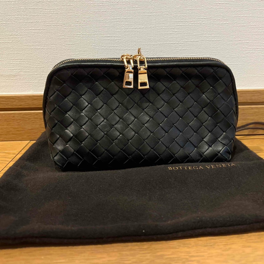 ハンドバッグ BOTTEGA VENETA POUCHES BLACK-GOLD Bottega Veneta Intrecciato pouch black /gold Used Near Mint