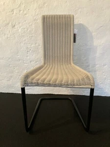 Tecta, Kragstuhl B20, Lichtgrau Schwarz, Geflecht, Ausstellungsst - Bild 1 von 8