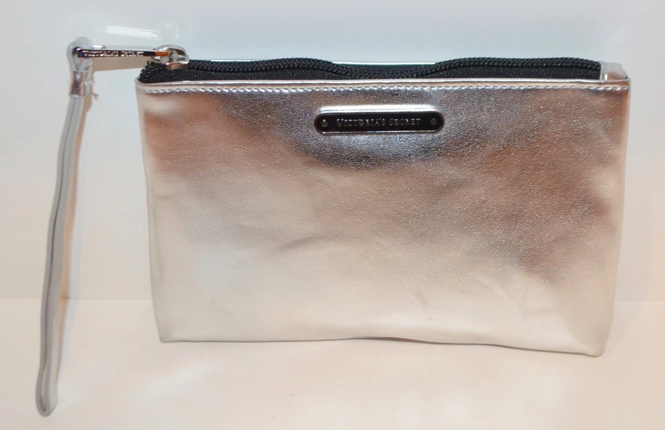 NUEVO VICTORIA'S SECRET PLATEADO BRILLANTE BOLSO DE BELLEZA ESTUCHE DE MAQUILLAJE CLUTCH CARTERA Foto 1 de 4