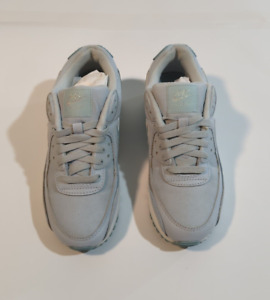 Nike Women's Sneakers Size 6.5 Air Max 90 Aura Ocean Blue DJ5415-400