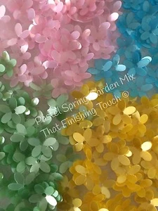 Sequins 10mm Flower Cup Pastel Mix Pink Yellow Green Blue Pearl Soft Gloss x 200 - Foto 1 di 1