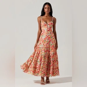 NEU ASTR Tazia Maxikleid Blumenmuster Knopfleiste Stufen Größe Small - Bild 1 von 9