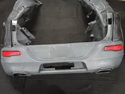 Conjunto de para-choque traseiro Jeep Cherokee Latitude 2014-2018 fabricante de equipamento original - Imagem 1 de 4