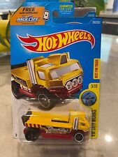 2017 Hot Wheels 69 Chevelle SS 396 Yellow Muscle Mania From Factory Set