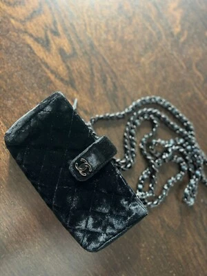 Bolso con soporte para teléfono mini clutch Chanel Foto 1 de 4