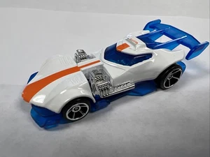 Llantas sueltas Super Twin Mill Hot Wheels 2025 Let's Race #19 blancas OH5 1:64 - Imagen 1 de 7