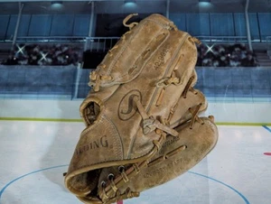 Vintage Spalding Carl Yastrzemski 42-9949 6311 Model Leather RHT Baseball Glove - Picture 1 of 4