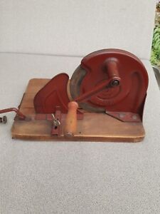 Antike Brotschneidemaschine "Alexanderwerk „ mit Handkurbel aus den 30er Jahren