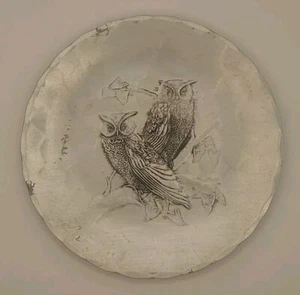 Piatto sottobicchiere vintage Wendell August Forge 4,5" GUFI anni 80 USA Owl - Foto 1 di 10