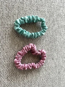 Gucci Scrunchies A Set Of Two- Brand New & Authentic - Picture 1 of 2