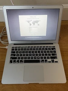 MacBook Air (Mid 2013) Core i5 1.3GHz 13" 256GB SSD 4GB RAM - Picture 1 of 10
