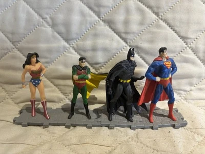 LOTE de figuras de acción de PVC entrelazadas DC Super Heroes Superman Robin Batman Wonder Foto 1 de 4
