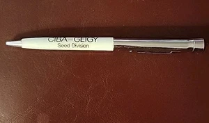 Pluma tinta torcida vintage CIBA-GEIGY división de semillas publicidad agrícola metal plástico - Imagen 1 de 10