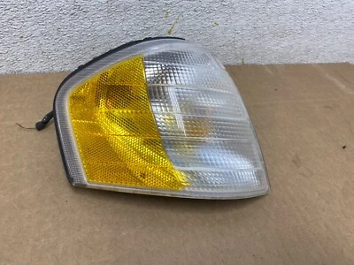 1994-2000 Mercedes-Benz C-Class W202 C230 C280 Right Pass Turn Signal O6648 DW - Image 1 of 4