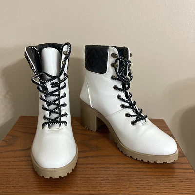 Womens Qupid Boots Chunky Wide Heel White Black Lace Up Sz 9 Faux Leather Thread - Image 1 of 4