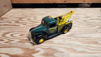 ERTL Collectibles Hemmings Motor News 1940 Ford Wrecker DieCast Metal Replica K1 - Image 1 of 4