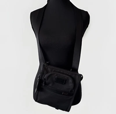 TUMI Shoulder Bag ALPHA POCKET BAG SMALL BLACK Crossbody Bag Travel *READ AS IS! - Image 1 of 4