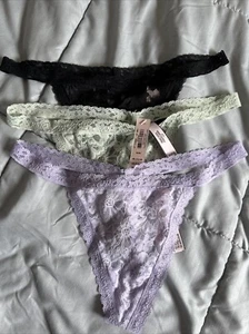 3 Nuevas Panty Tanga Victoria’s Secret Encaje Tanga Talla M Etiquetas Nuevas - Imagen 1 de 5