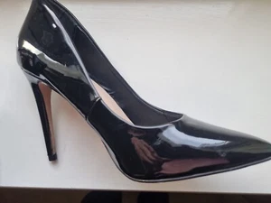 Miss KG size 6 black patent heeled shoes - Picture 1 of 4