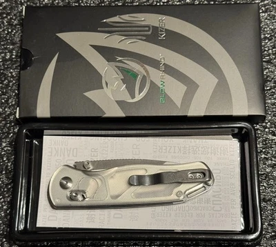 Kizer X Glow Rhino Collaboration “Tritium Drop Bear” con hoja 14c28 Tanto 3” Nuevo en caja Foto 1 de 4