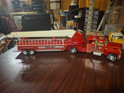 Gancho aéreo y escalera Nylint de colección camión de bomberos juguete Foto 1 de 2
