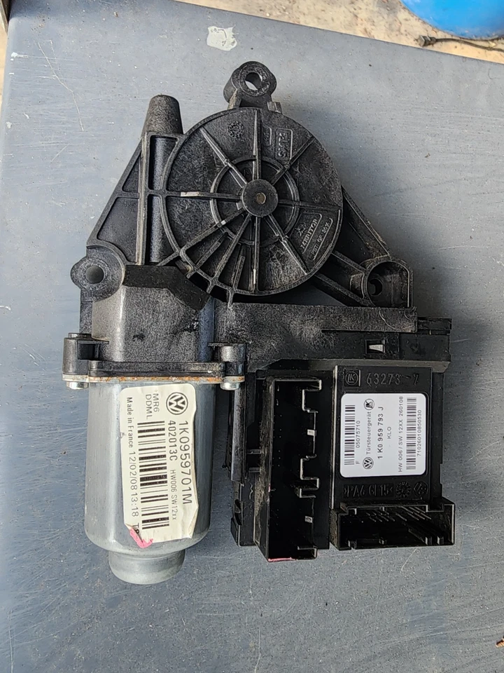 Volkswagen Golf Mk5 2003-2008 Window Motor Right Side Front Passenger 1K0959793J - Image 1 of 2