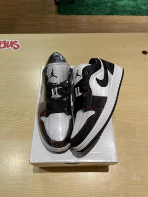 Talla 6M/7.5W - Jordan 1 Low SE Utility Blanco Negro Gimnasio Rojo (Mujeres) Talla 6Y/7.5W  Foto 1 de 4