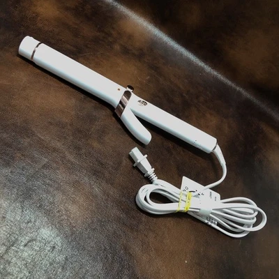 T3 SinglePass Curl 1 1/4" Ceramic Curling Iron White/Rose Gold 76550 Never Used - Image 1 of 2