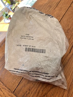 NUEVO FORD MUSTANG 5.0 BRONCO II RANGER MANIJA PUERTA LH E4TZ-1021819-A Foto 1 de 4