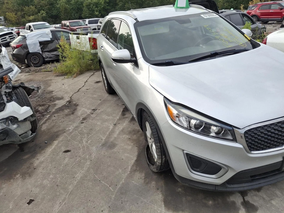 Used Air Cleaner Assembly fits: 2018 Kia Sorento 3.3 Grade A - Image 1 of 4