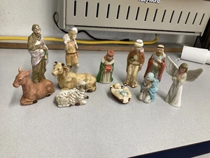 vintage 11 piece nativity set - Picture 1 of 3