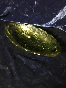 VETRO VERDE Sedano Relish Piatto Ciotola Manici Oblunghi Depressione Girasoli Vintage - Foto 1 di 2