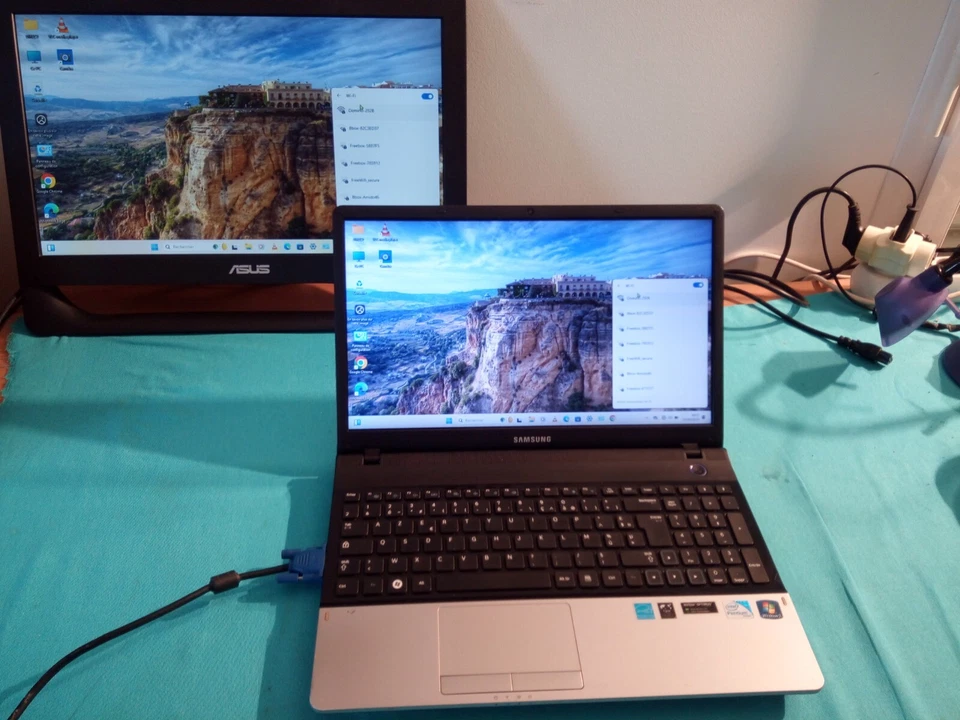 PC SAMSUNG NP300E de Intel Pentium/ SSD 240Go avec Windows 11/ (15,6" pouce) - Photo 1/4